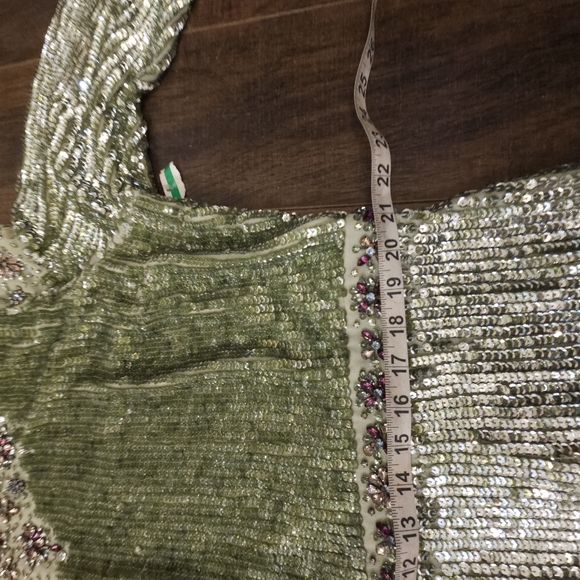 Beautiful sequence dress - Picture 9 of 15